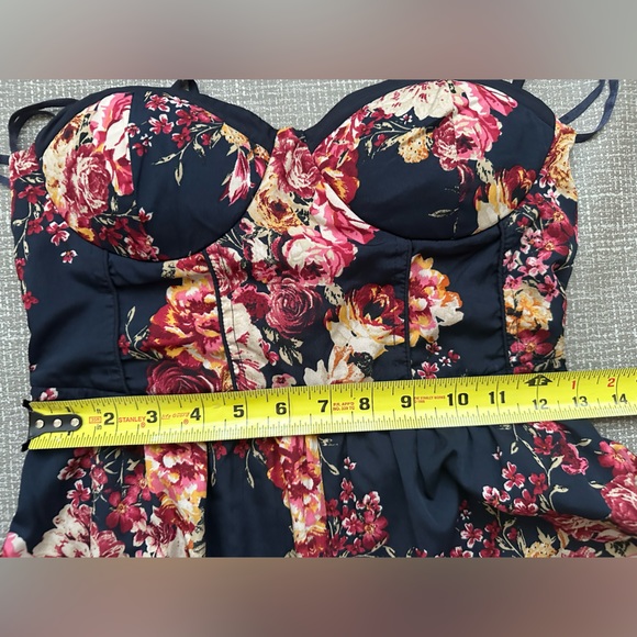 Band of Gypsies Floral Jumpsuit Women’s Small Wide Leg Elastic Back Boho - Picture 7 of 14